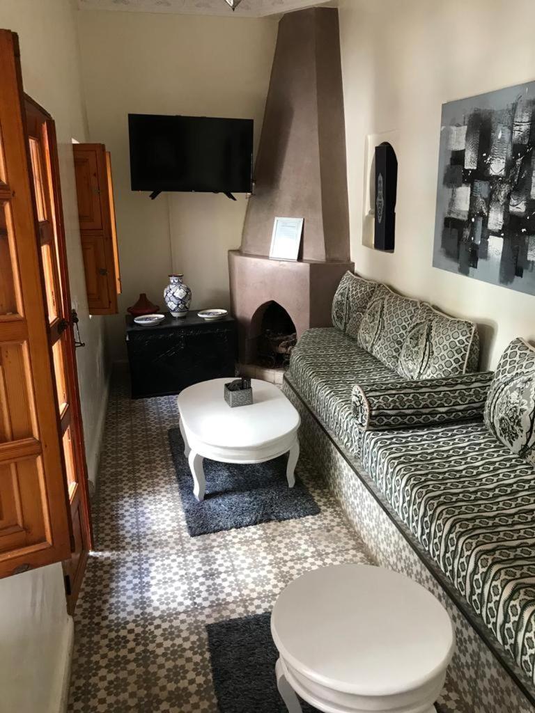 Riad Bab Lakhmiss Marrakesh Bagian luar foto