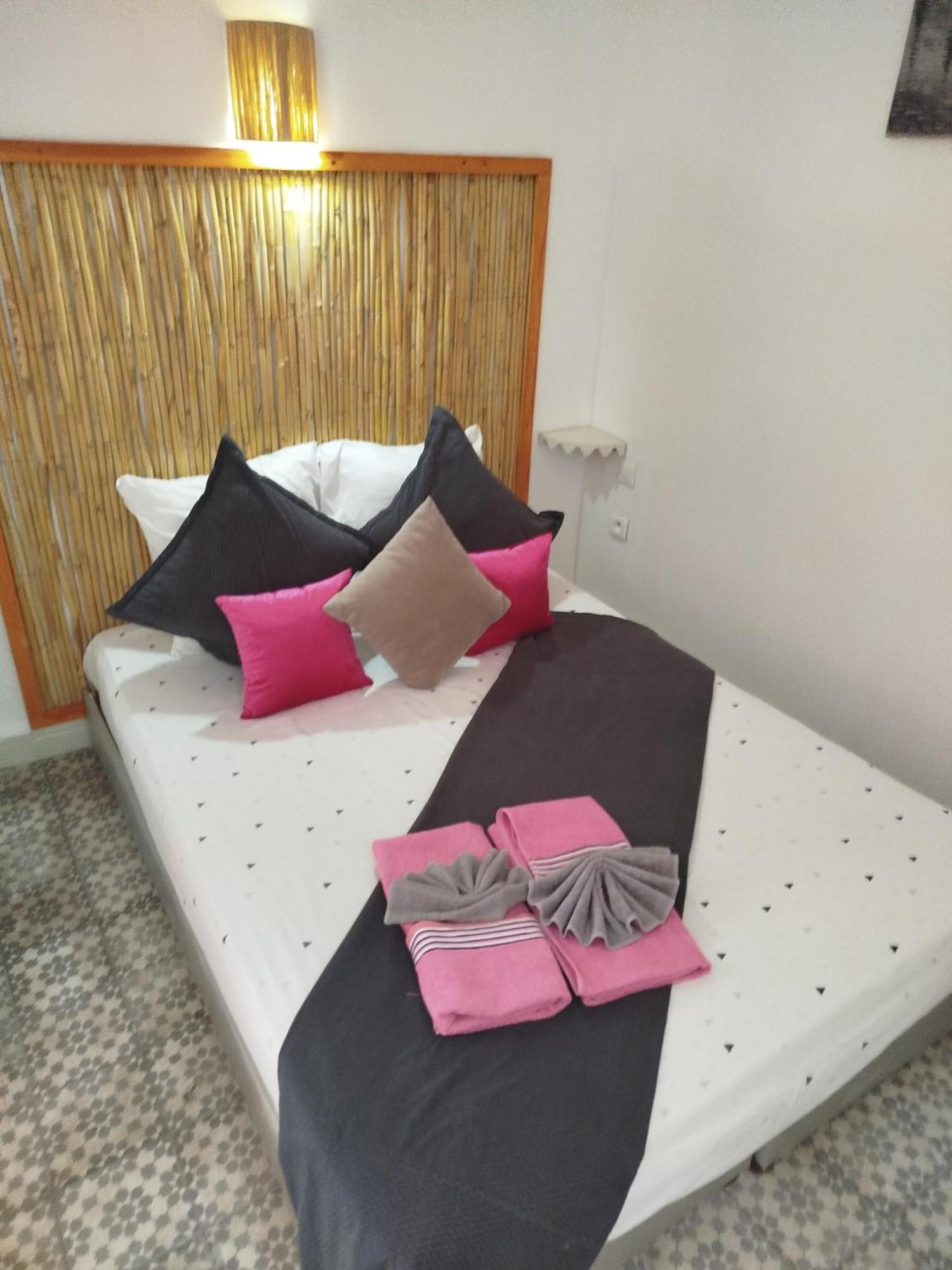Riad Bab Lakhmiss Marrakesh Bagian luar foto